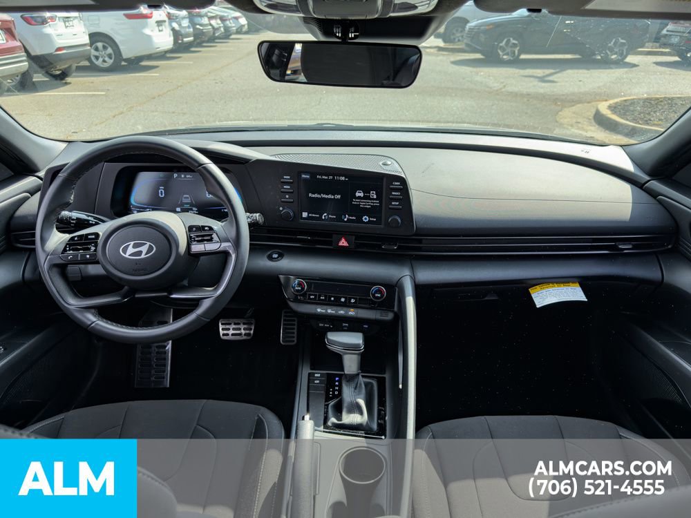 Used 2025 Hyundai Elantra Sport FWD image 12
