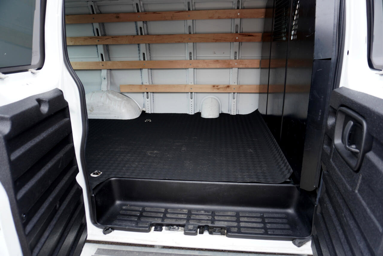 Used 2022 GMC Savana 2500 w/ Driver Convenience Package image 18