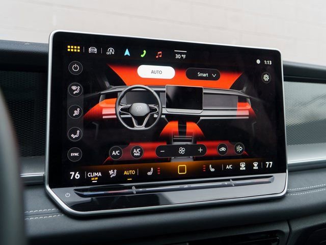 Used 2025 Volkswagen Tiguan SE w/ Panoramic Sunroof Package image 26