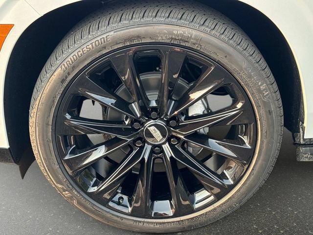 New 2026 Cadillac Escalade Platinum Sport w/ LPO, ONYX Package AWD/4WD image 11
