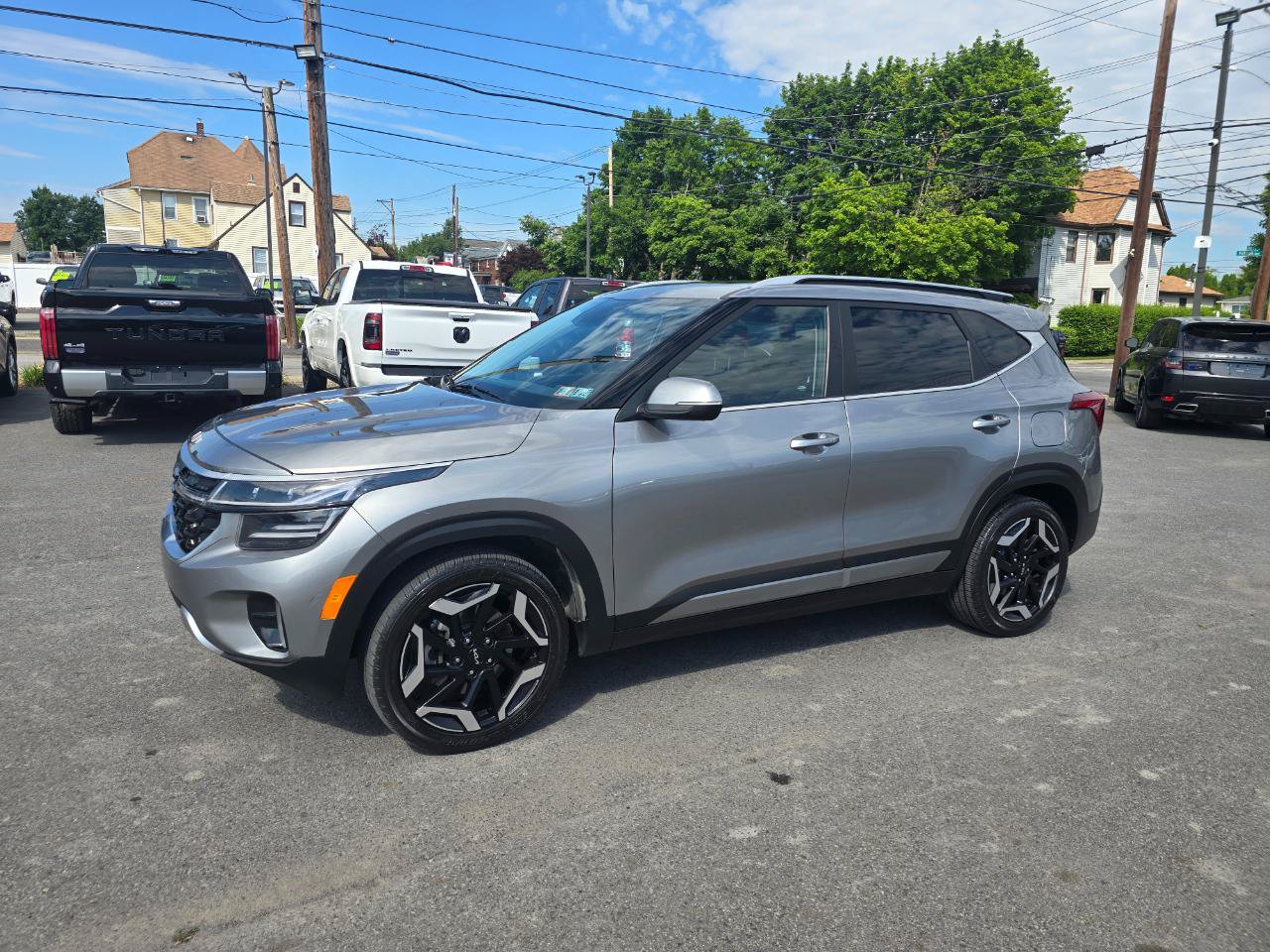 Used 2024 Kia Seltos SX w/ SX Sunroof Package AWD/4WD image 3