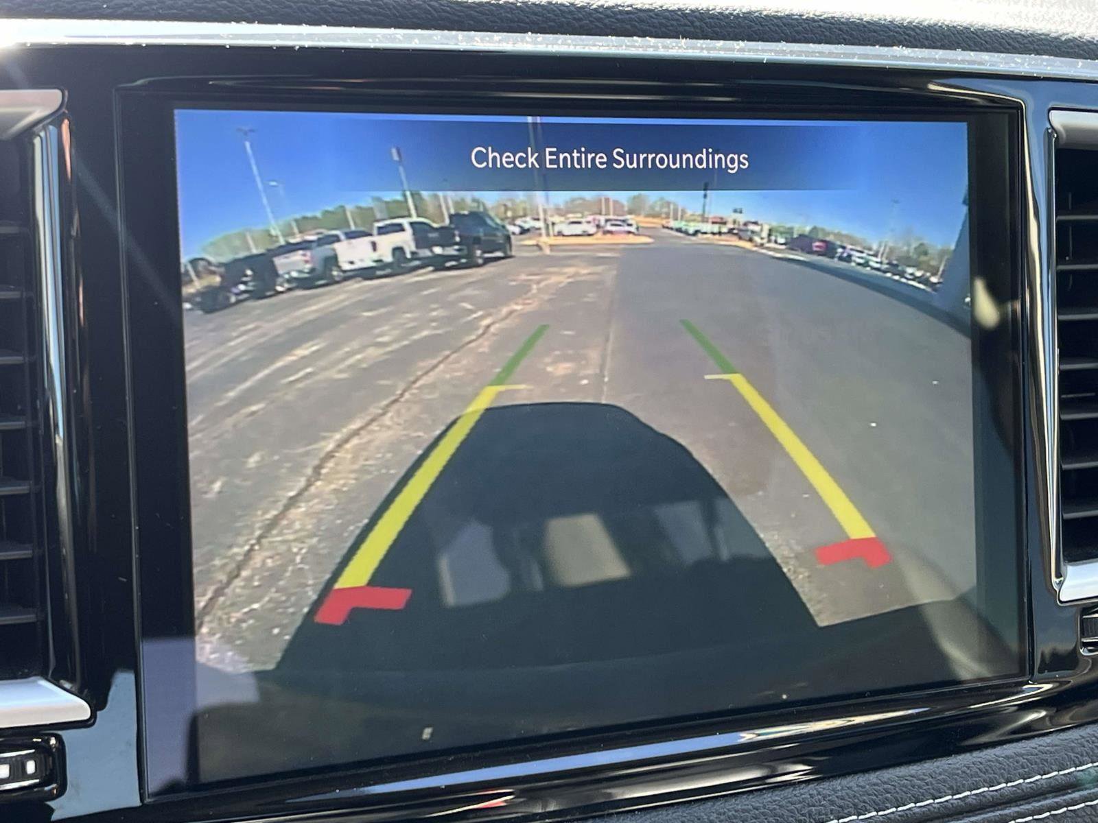 Certified 2023 Chrysler Pacifica Touring-L image 2