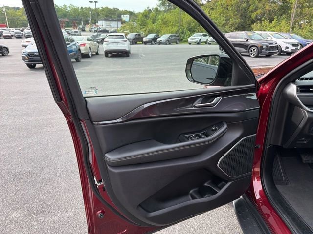 Certified 2022 Jeep Grand Cherokee Altitude image 18