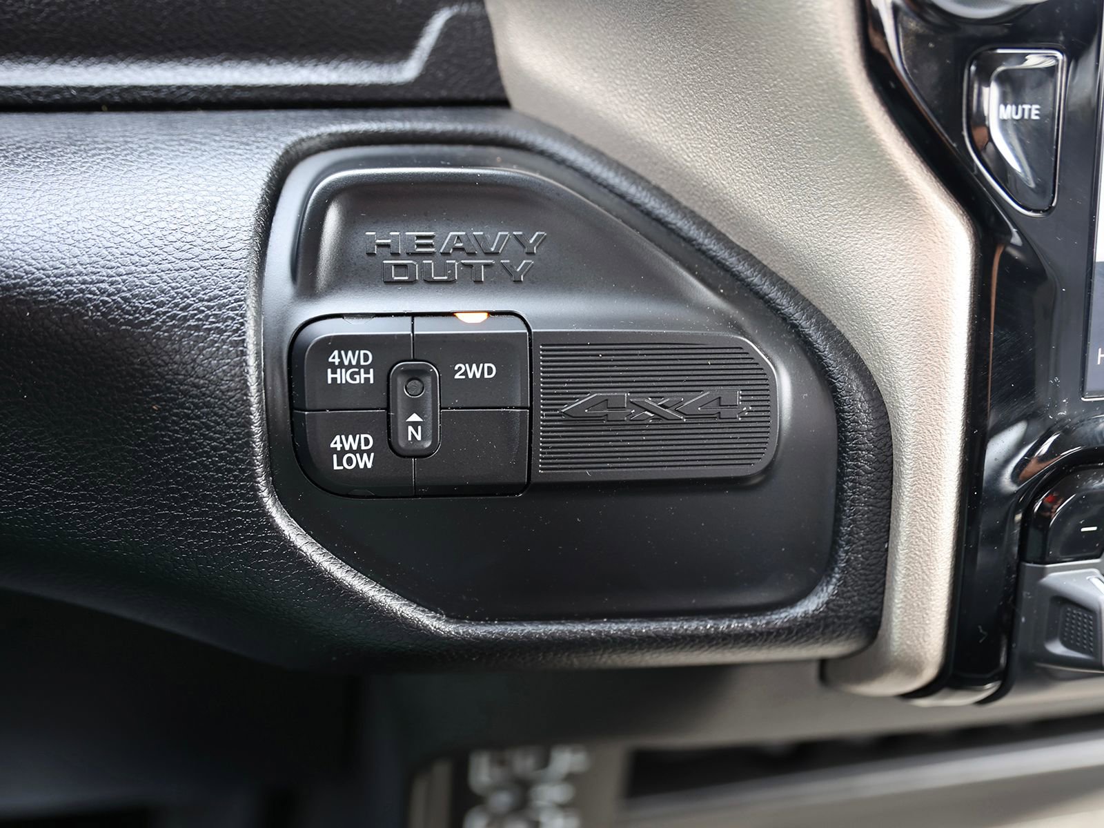 Used 2024 RAM 2500 Laramie image 32