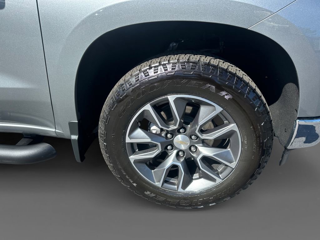 Used 2024 Chevrolet Silverado 1500 LT w/ Z71 Off-Road Package image 10