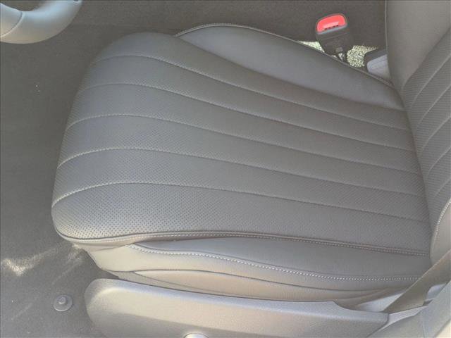 New 2026 Mercedes-Benz E 450 4MATIC Sedan image 4