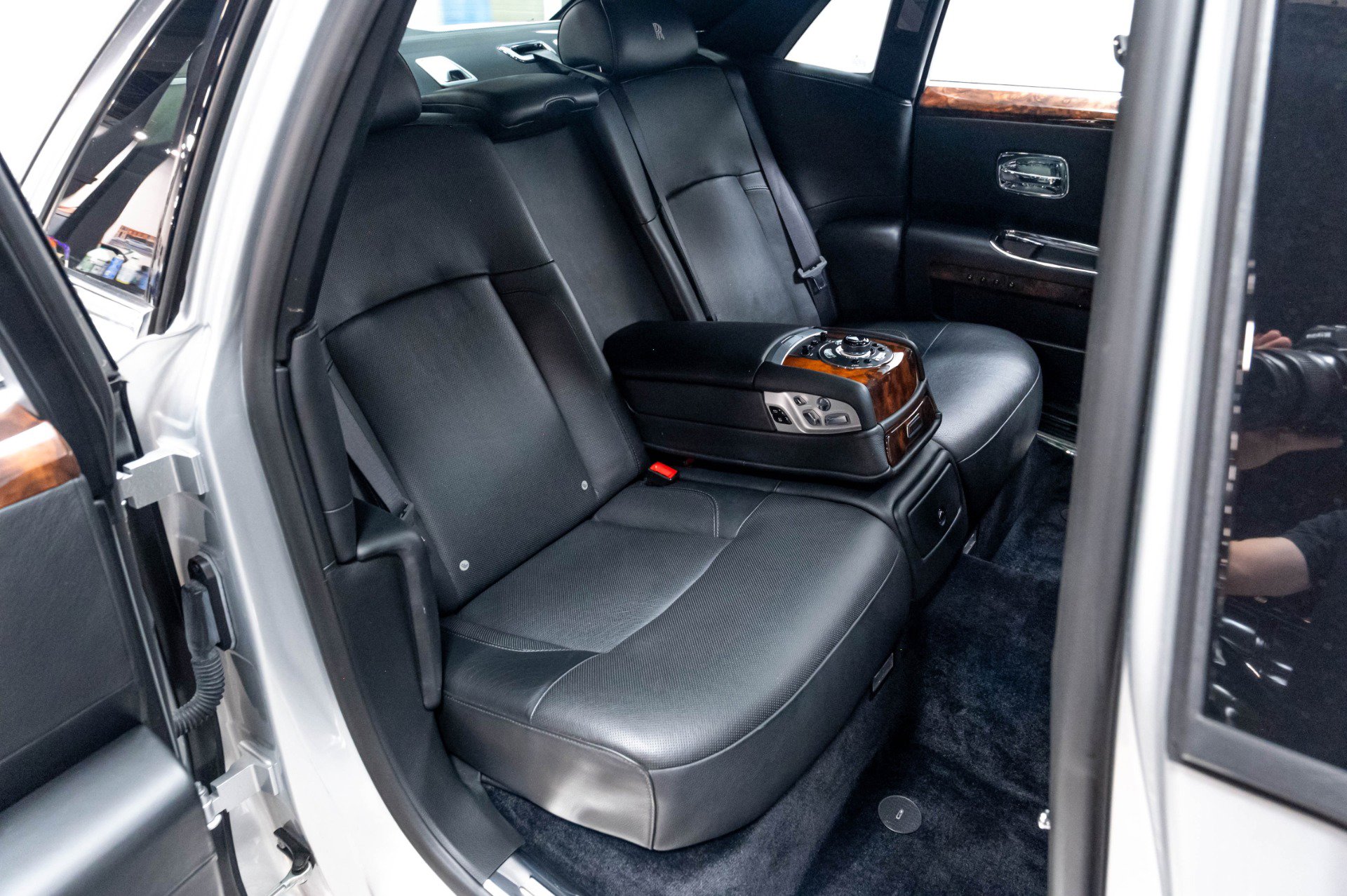 Used 2012 Rolls-Royce Ghost RWD image 32