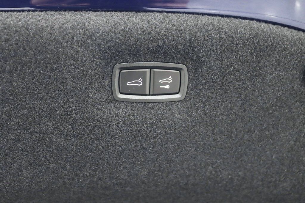 Used 2020 Porsche Taycan Turbo image 44