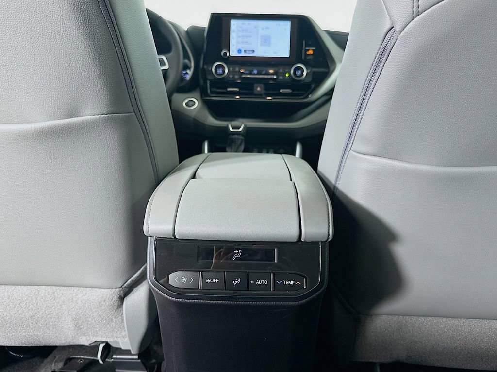 Certified 2026 Toyota Highlander XLE image 26