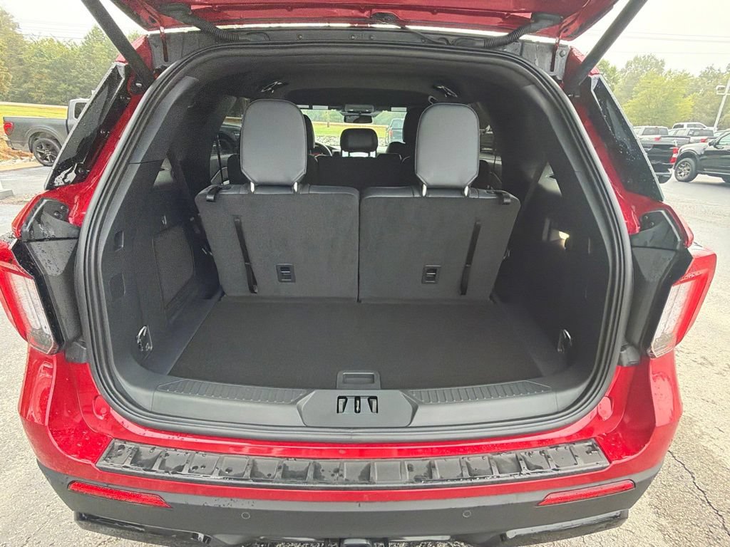 Used 2026 Ford Explorer ST-Line w/ Premium Package RWD image 11
