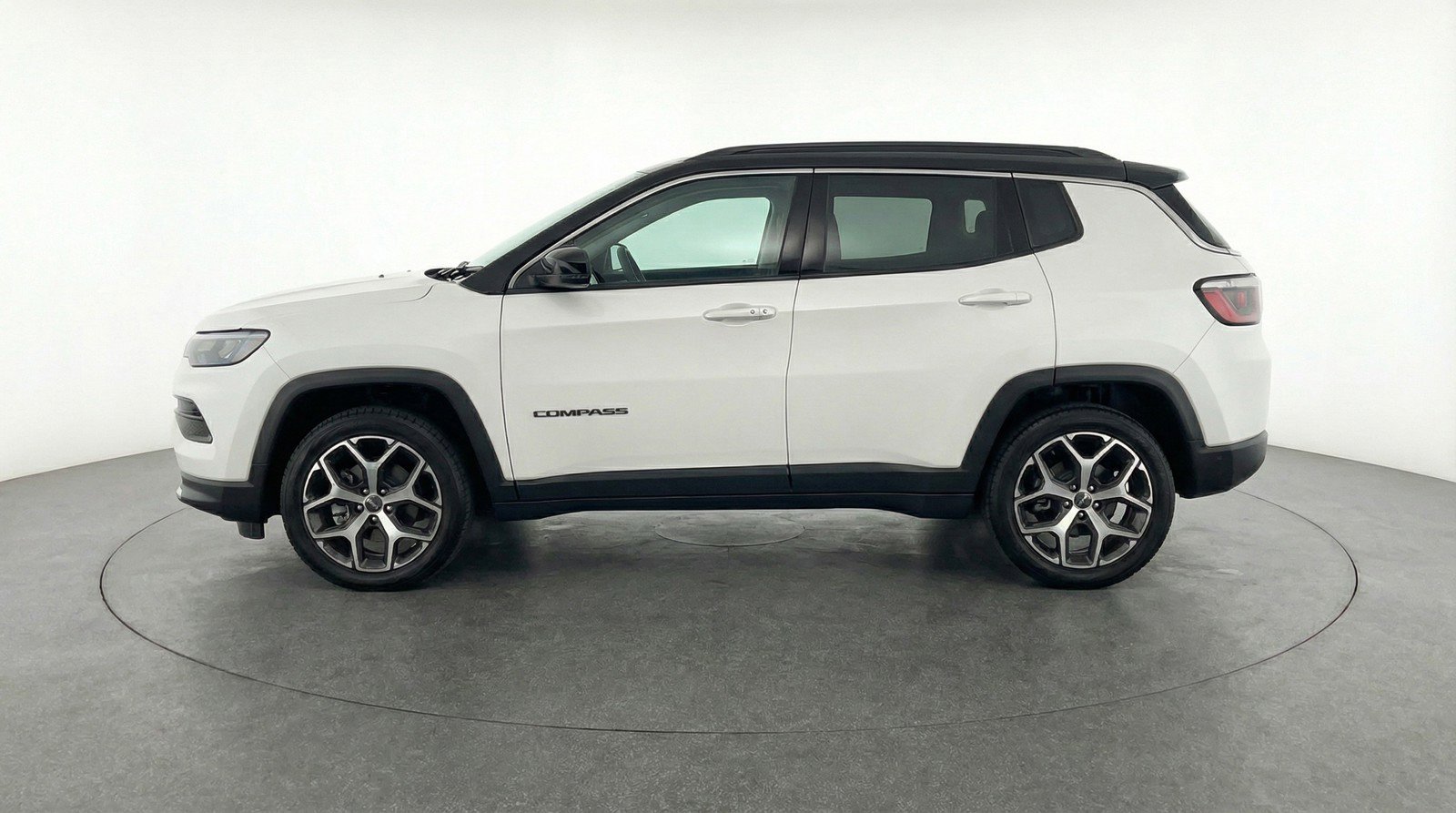 Used 2025 Jeep Compass Limited image 5
