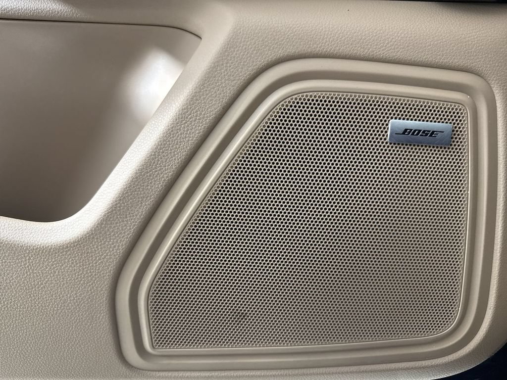 Certified 2022 Porsche Macan S w/ Premium Package Plus AWD/4WD image 34