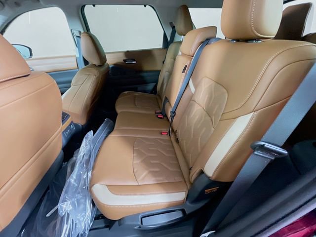 New 2026 Nissan Pathfinder Platinum image 14