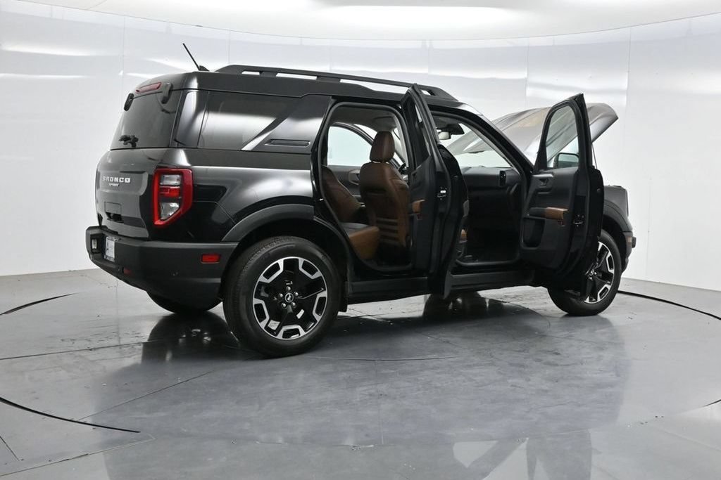 Used 2023 Ford Bronco Sport Outer Banks w/ Tech Package AWD/4WD image 4