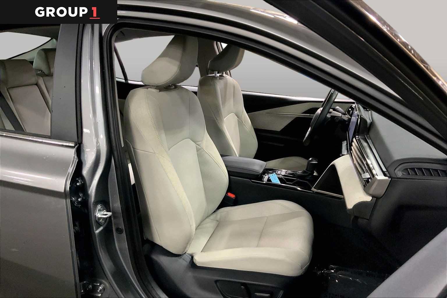 Certified 2025 Toyota Camry XLE AWD/4WD image 9