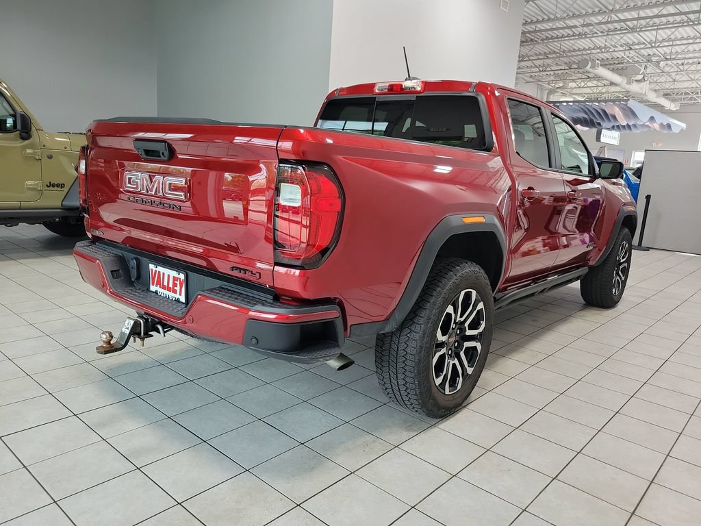 Used 2025 GMC Canyon AT4 w/ Nightfall Edition AWD/4WD image 10