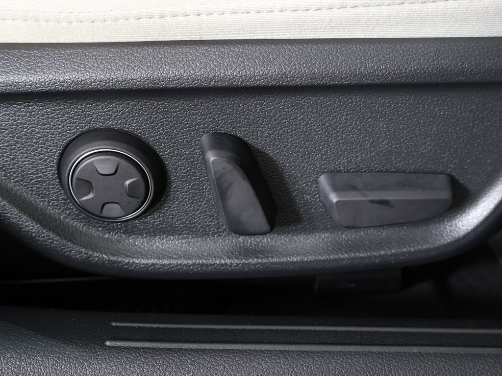 Used 2023 Genesis G70 2.0T w/ Sport Prestige Package image 37