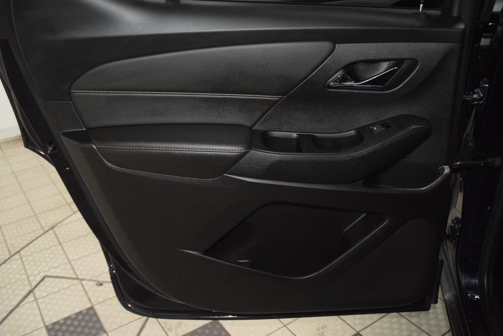 Used 2020 Chevrolet Traverse LT AWD/4WD image 45