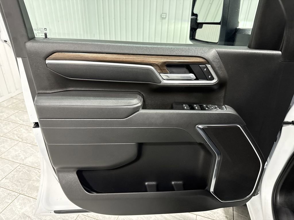 Used 2025 Chevrolet Silverado 2500 LT w/ Trail Boss Package AWD/4WD image 23