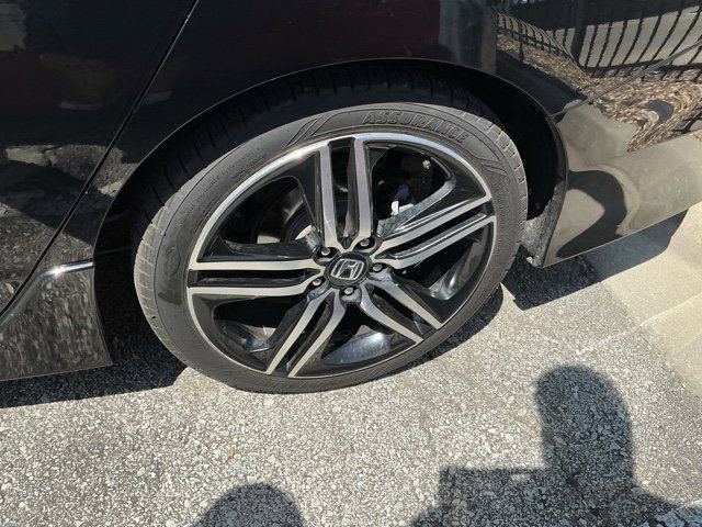 Used 2017 Honda Accord Sport image 14