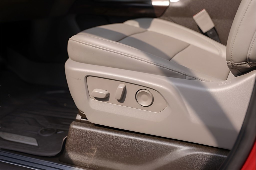 Used 2024 GMC Sierra 3500 SLT w/ SLT Premium Package image 11