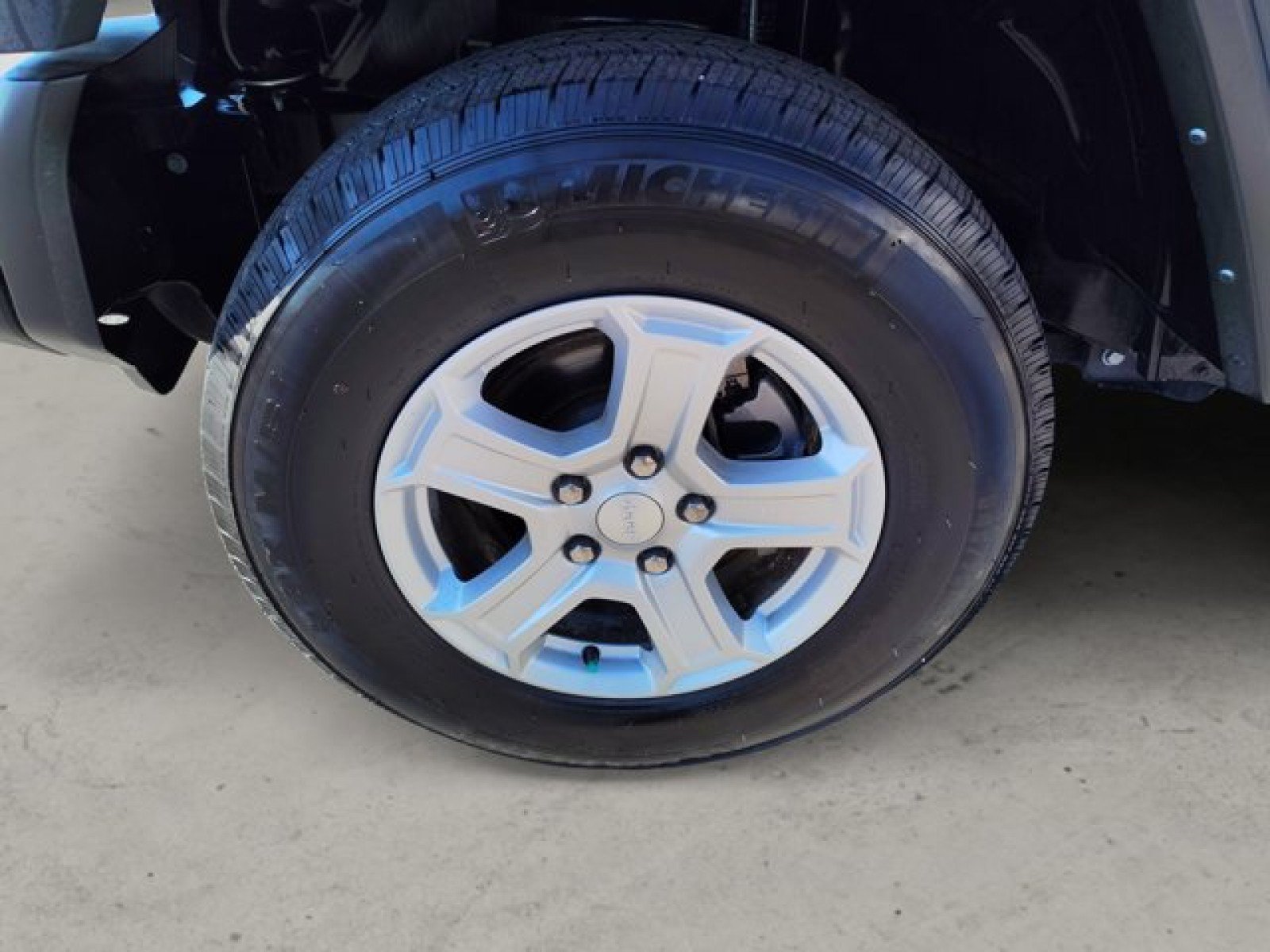 Used 2022 Jeep Wrangler Unlimited Sport AWD/4WD image 9