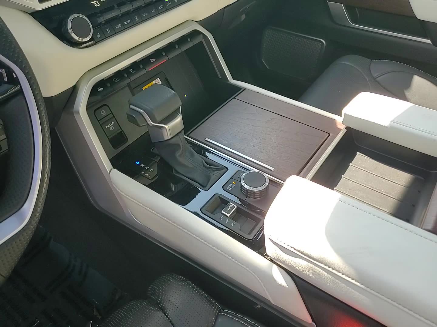 Certified 2024 Toyota Sequoia Capstone image 18