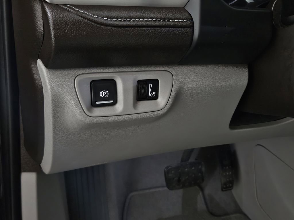 Used 2020 GMC Acadia SLT image 25