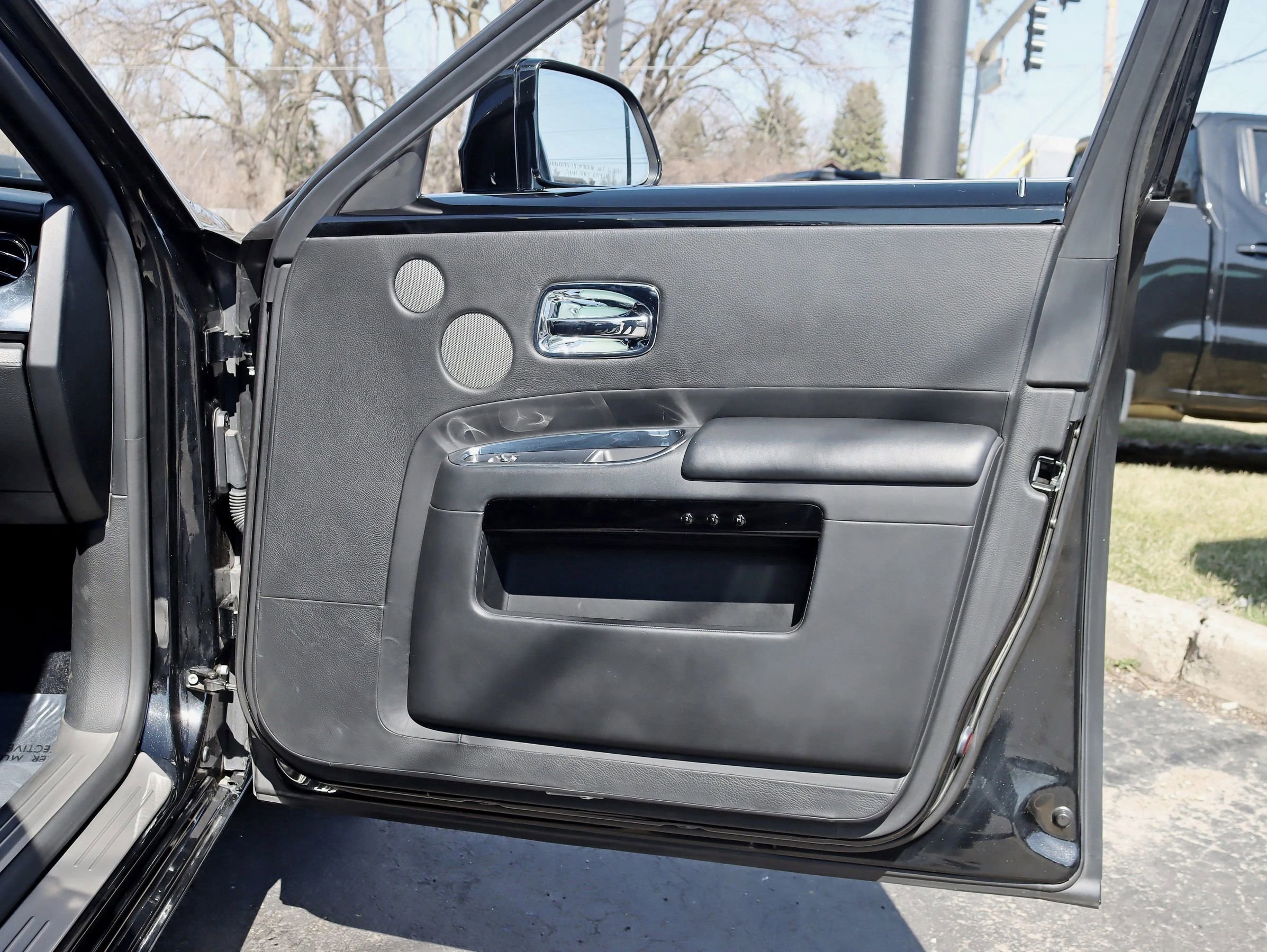 Used 2015 Rolls-Royce Ghost RWD image 44
