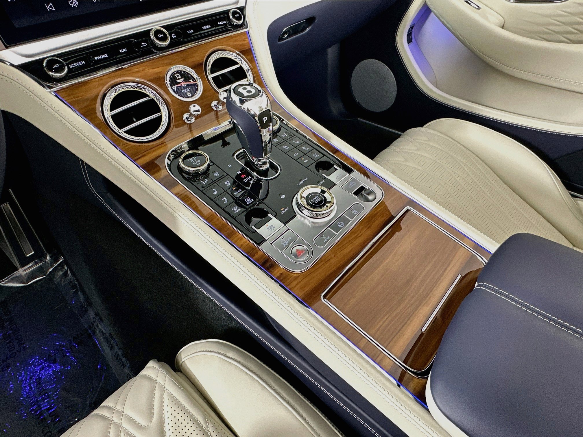 New 2027 Bentley Continental GTC AWD/4WD image 13