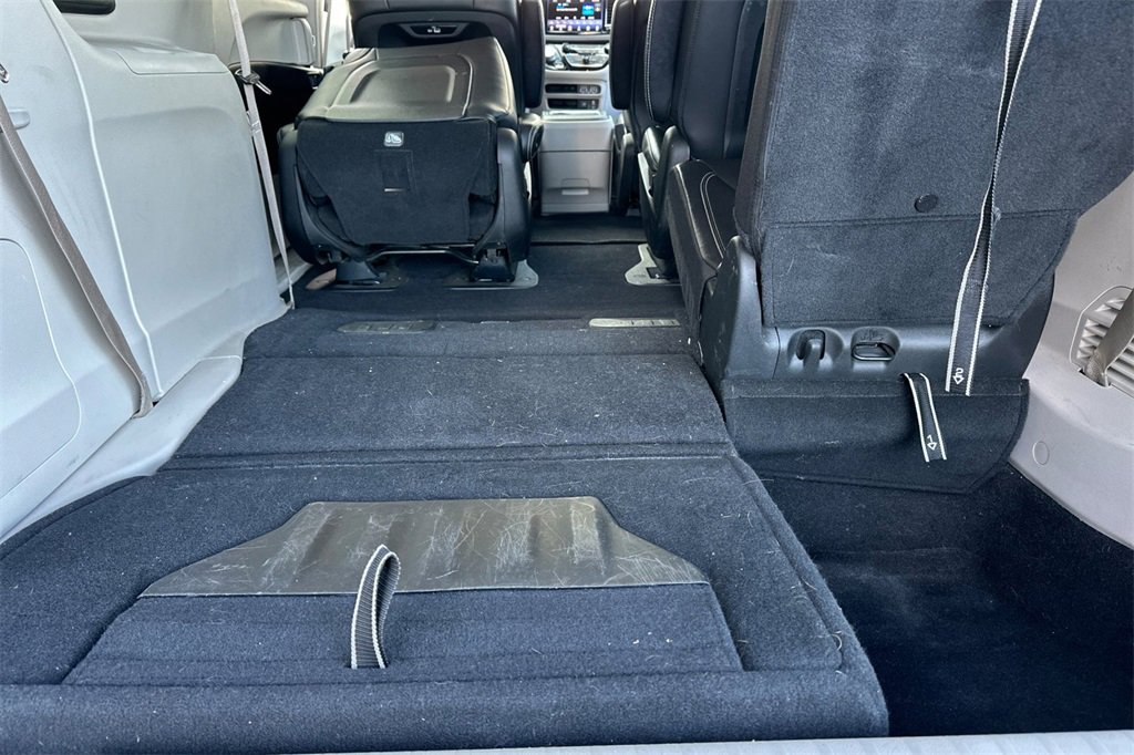 Used 2022 Chrysler Pacifica Touring-L image 13