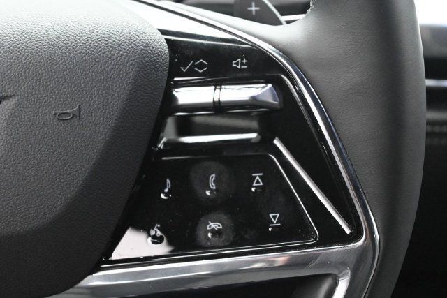 Used 2025 Cadillac Escalade Premium Luxury w/ Touring Package AWD/4WD image 20