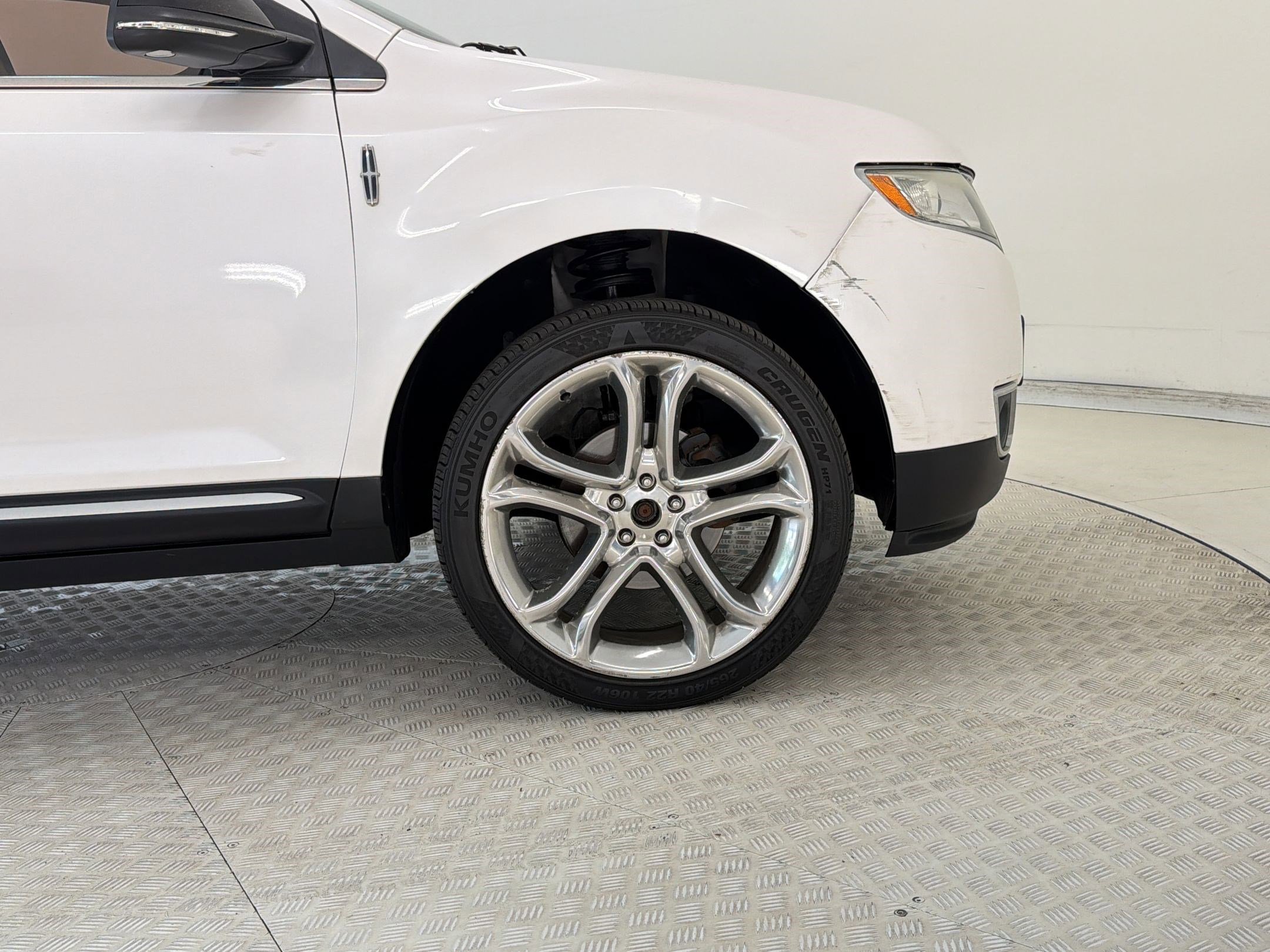 Used 2013 Lincoln MKX FWD image 12