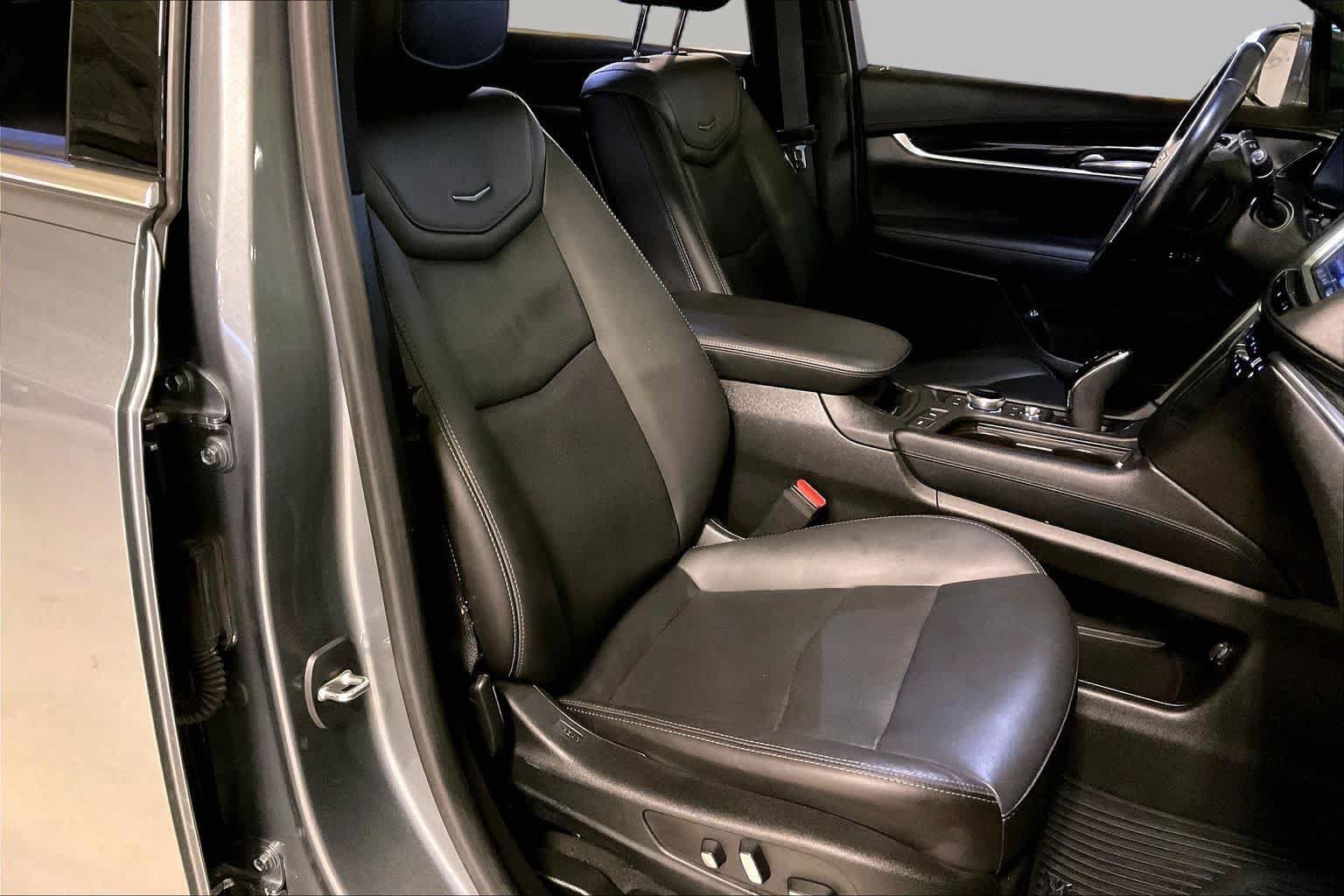 Used 2020 Cadillac XT5 Premium Luxury FWD image 8