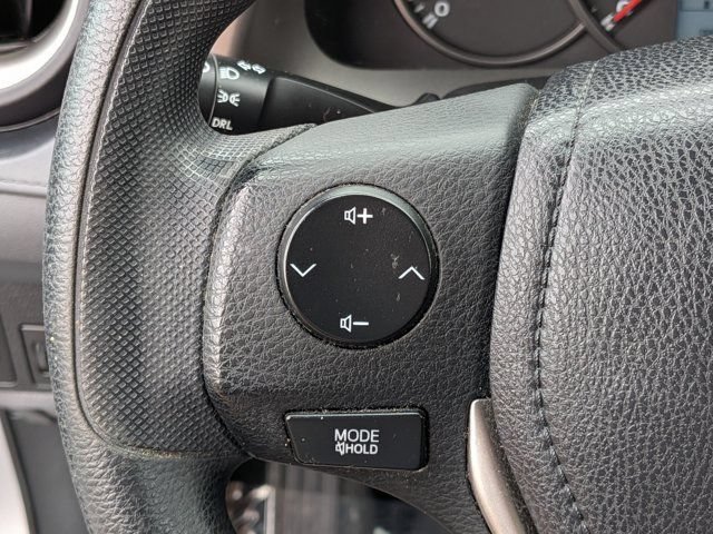 Used 2016 Toyota RAV4 LE FWD image 21