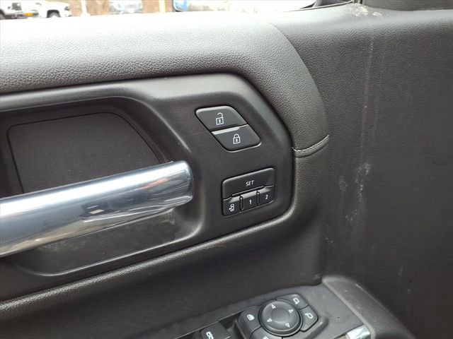 Used 2022 GMC Sierra 1500 SLT w/ SLT Premium Package image 19