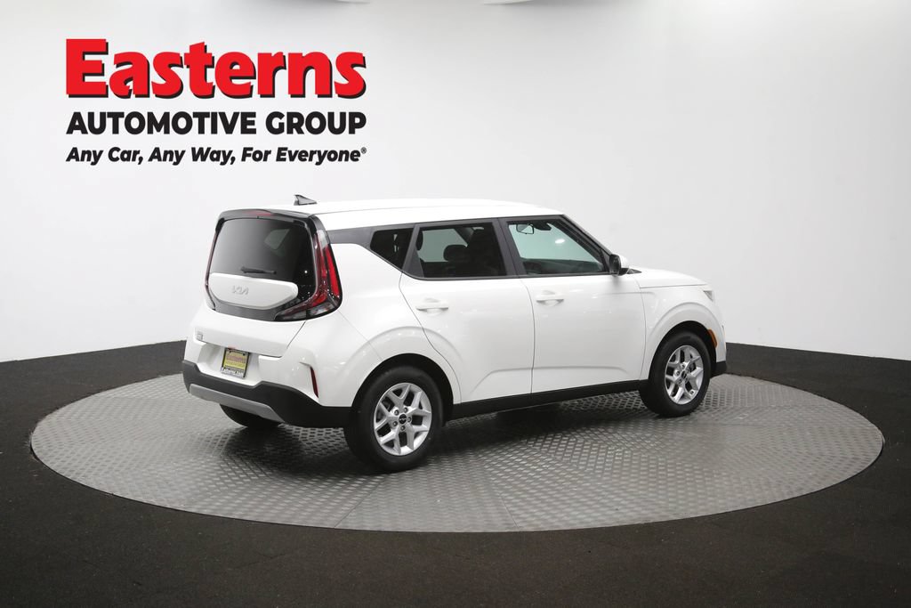 Used 2025 Kia Soul LX FWD image 40