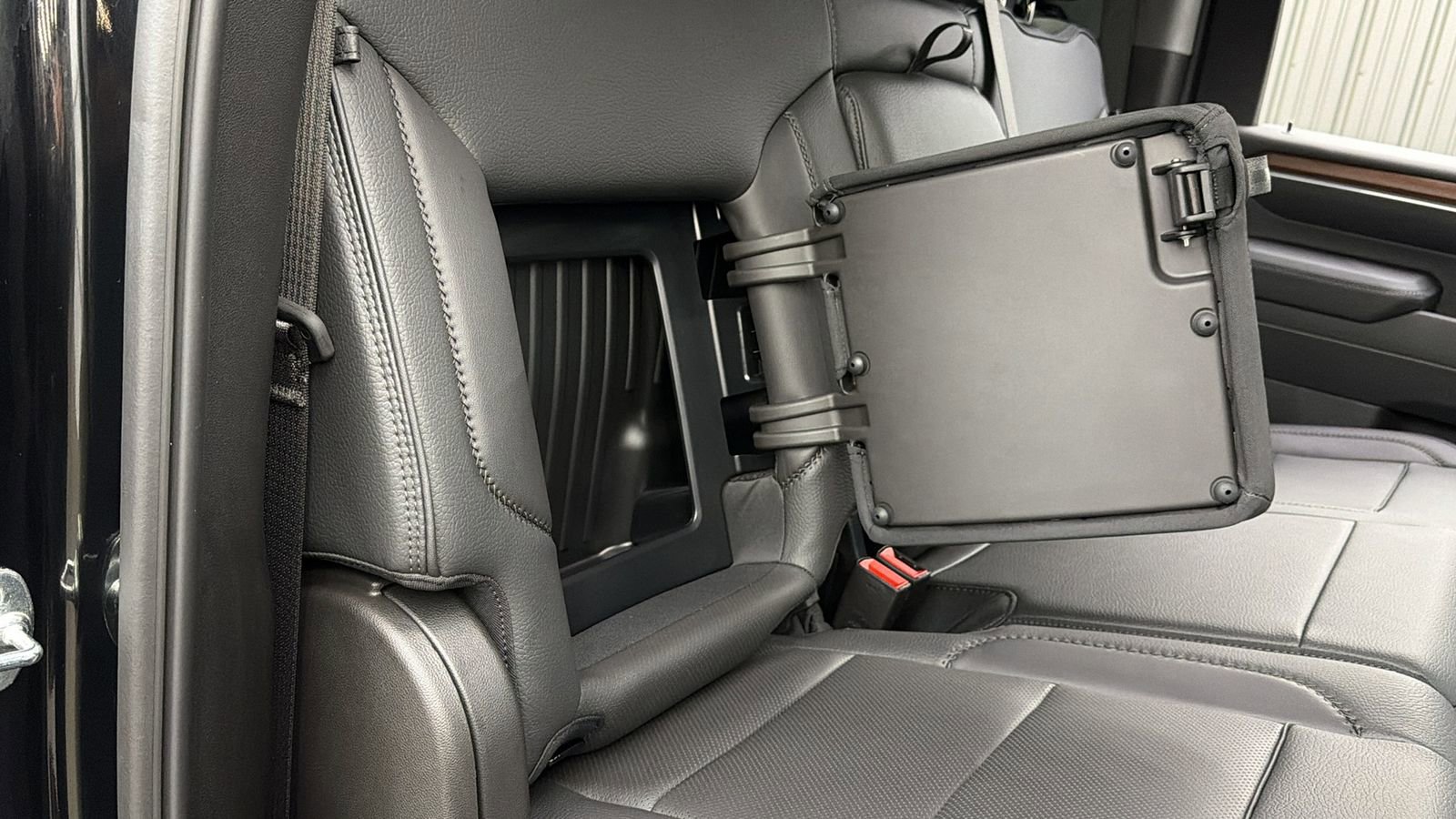 Used 2025 GMC Sierra 3500 Denali w/ Denali Reserve Package image 40