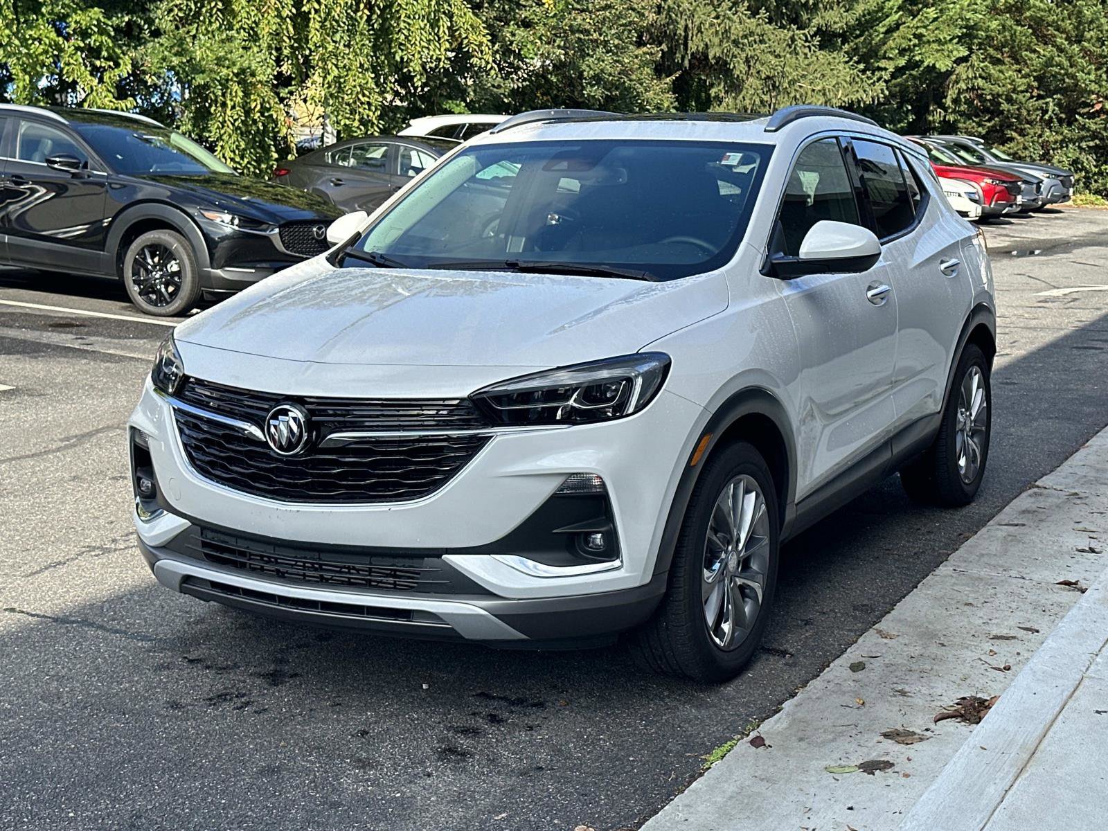 Used 2023 Buick Encore GX Essence w/ Experience Buick Package image 7