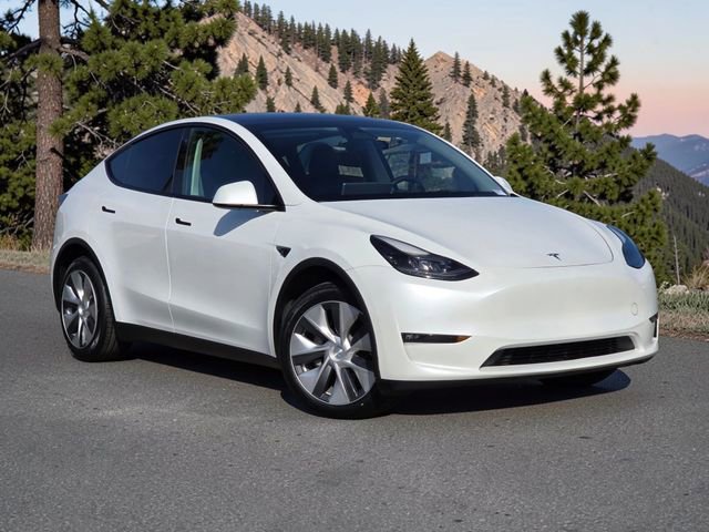 Used 2022 Tesla Model Y Long Range AWD/4WD image 2