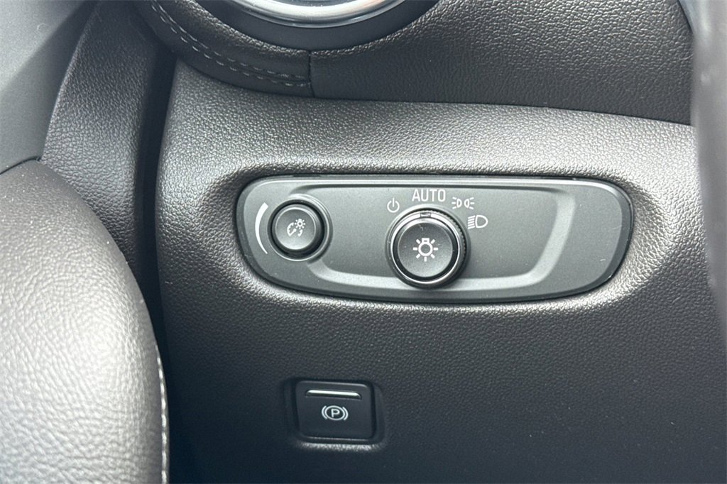 Used 2019 Chevrolet Blazer LT image 38