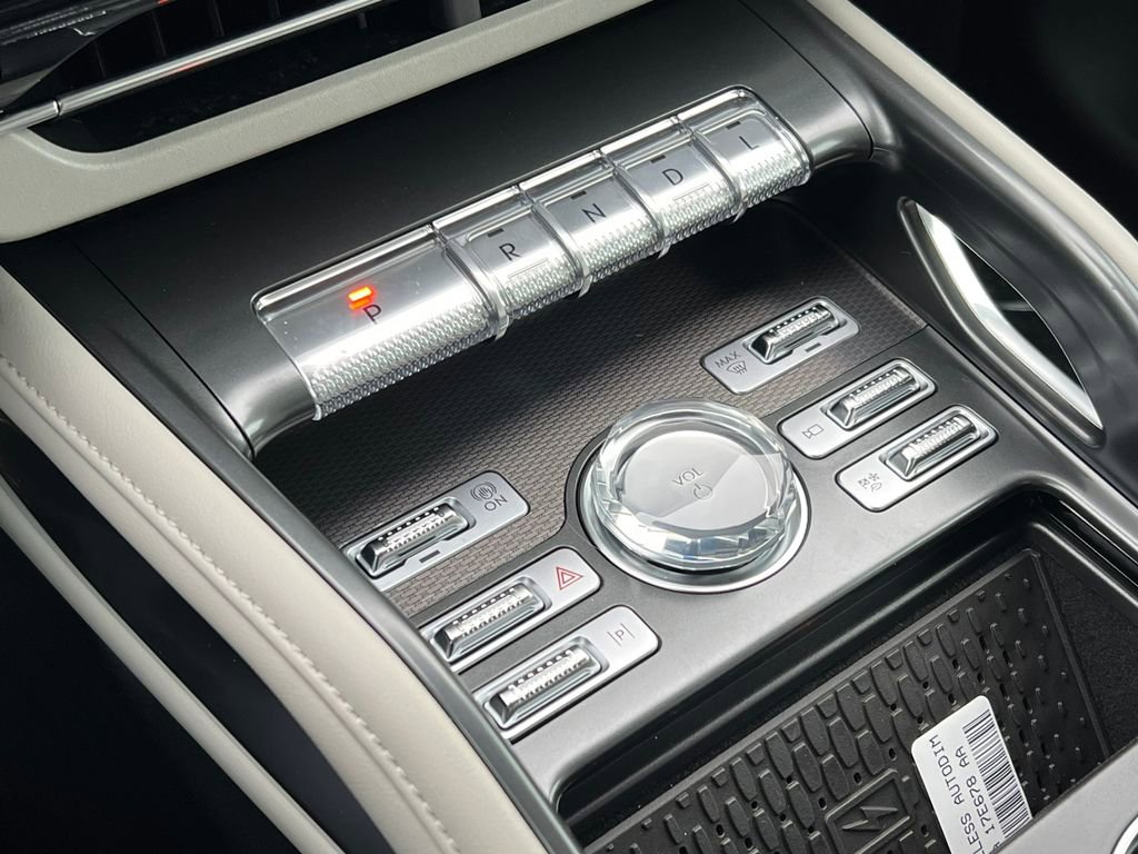 New 2026 Lincoln Nautilus Premier AWD/4WD image 25