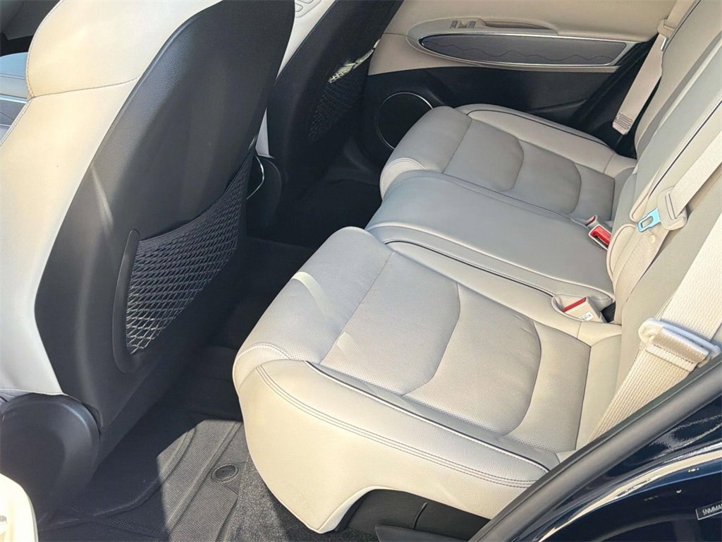 Used 2024 Genesis GV70 2.5T w/ Advanced Package image 31