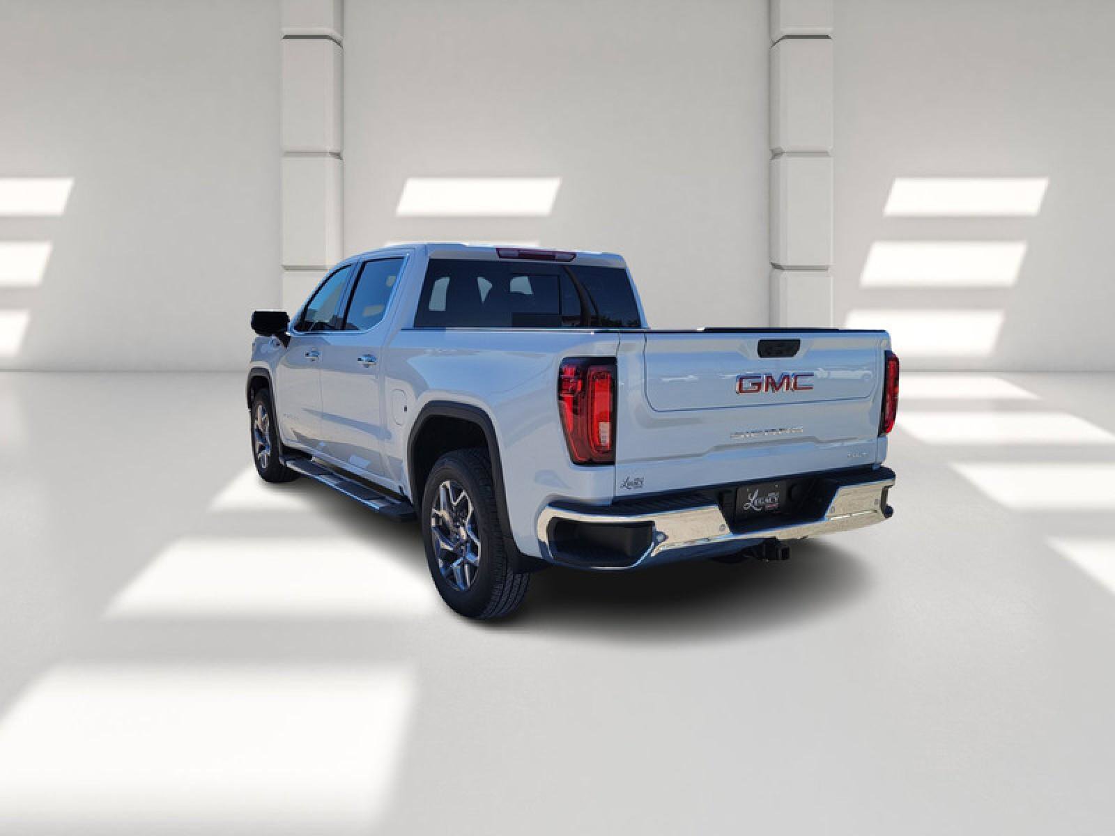 New 2026 GMC Sierra 1500 SLT image 5