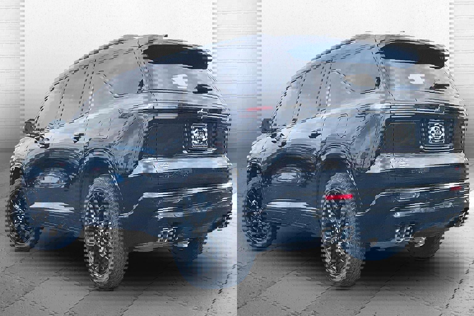 Used 2024 Chevrolet Traverse RS image 11