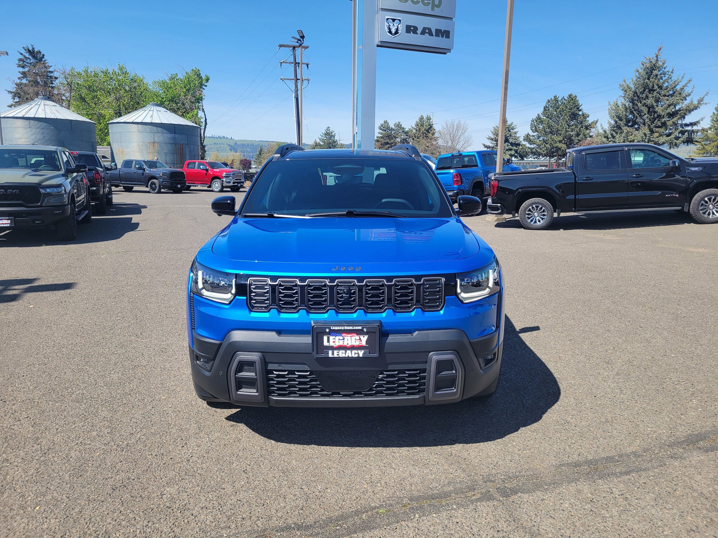 New 2026 Jeep Cherokee Overland w/ Trailer Tow Group AWD/4WD image 14
