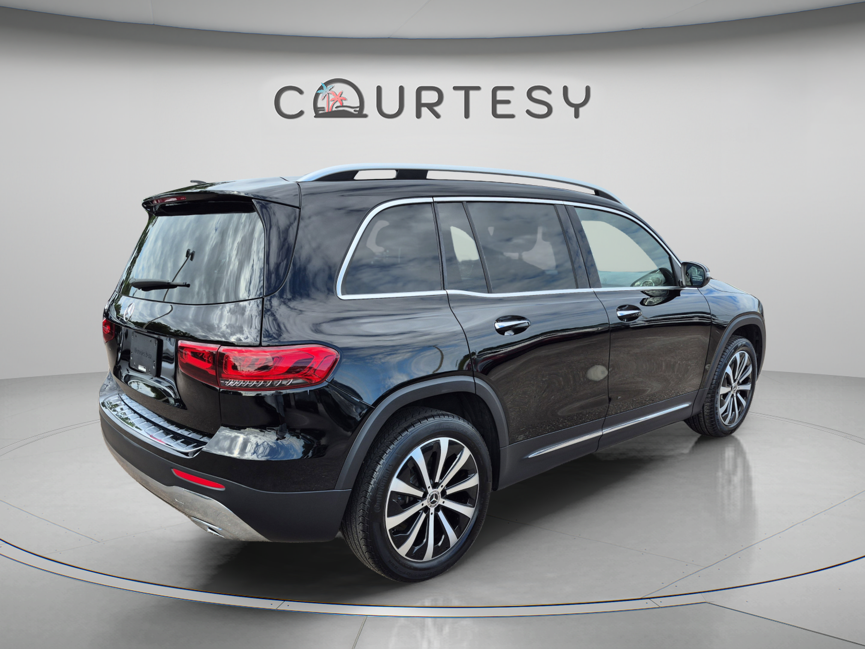 Used 2023 Mercedes-Benz GLB 250 image 7