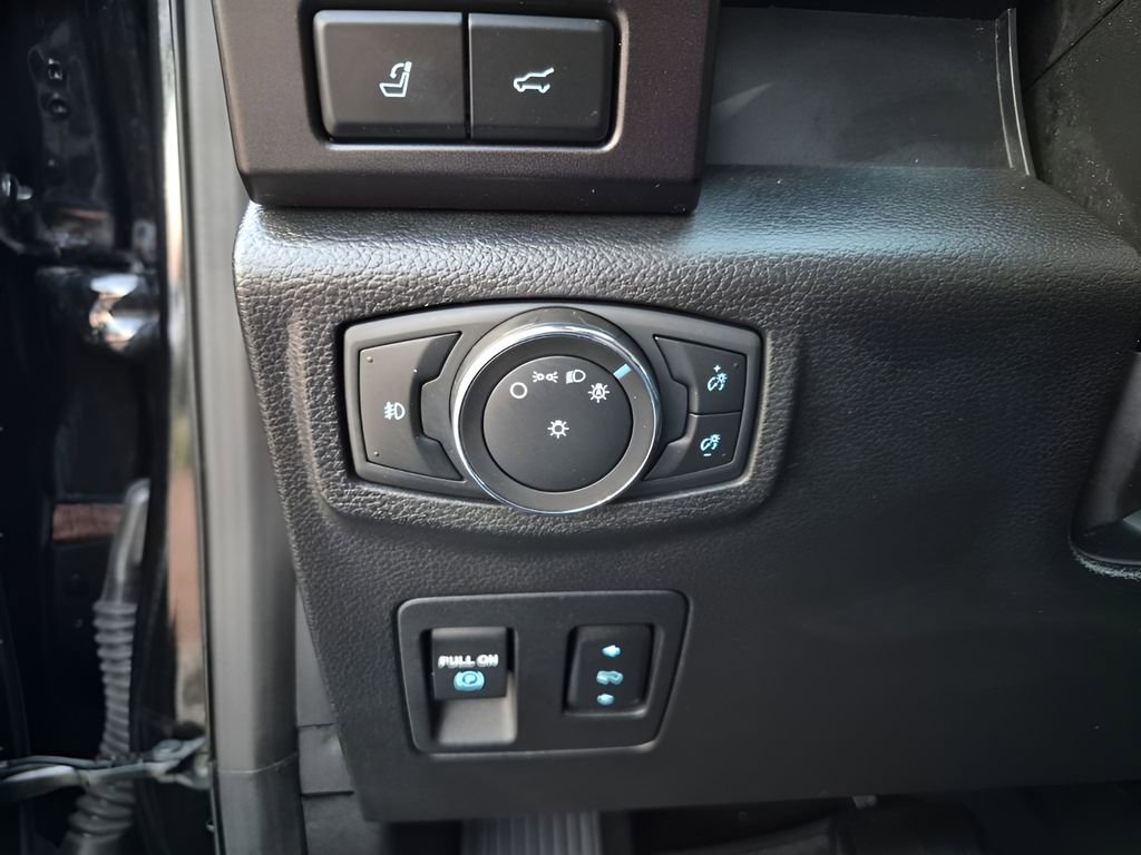 Used 2021 Ford Expedition Limited image 32