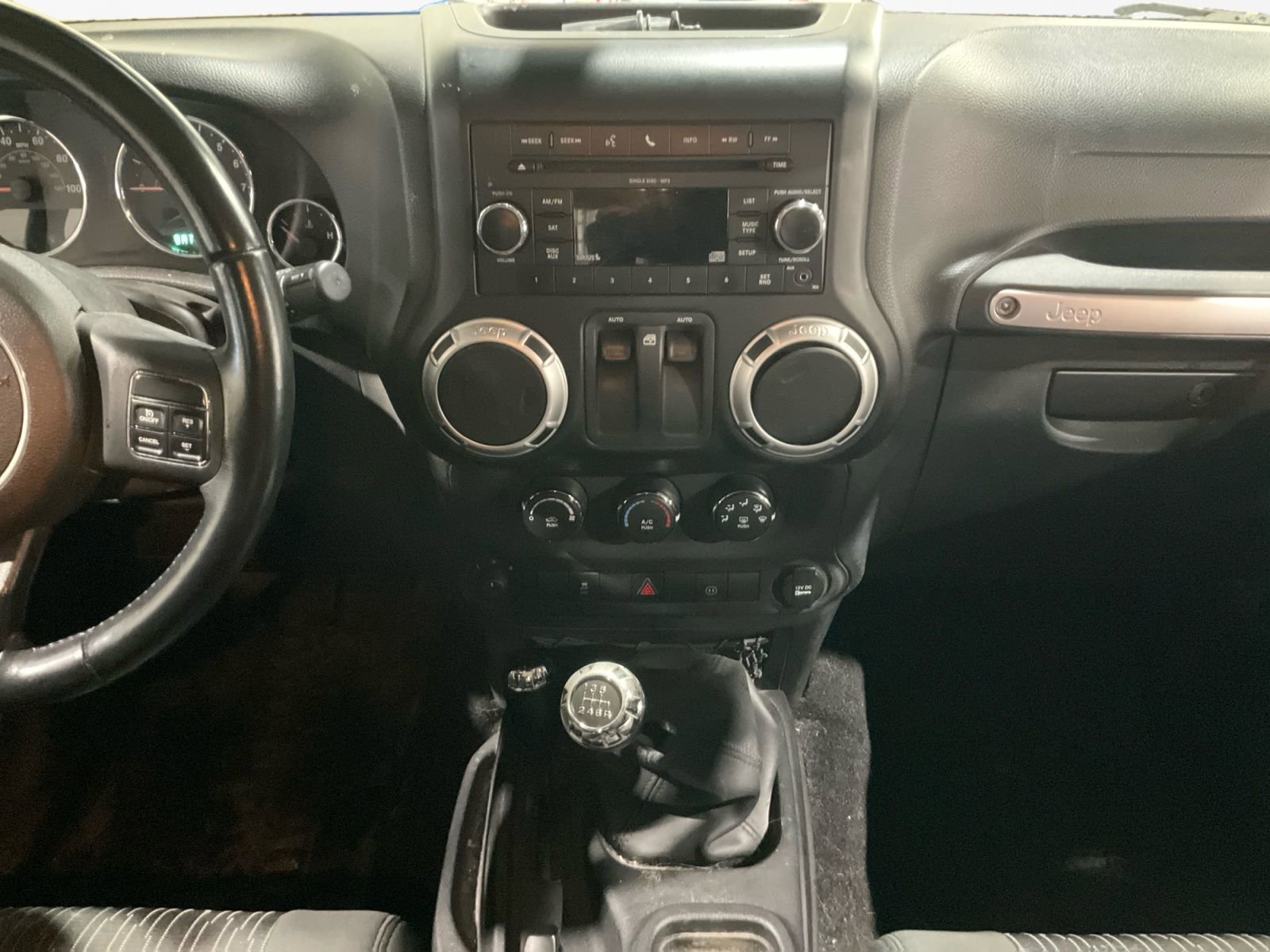 Used 2011 Jeep Wrangler Sahara image 11