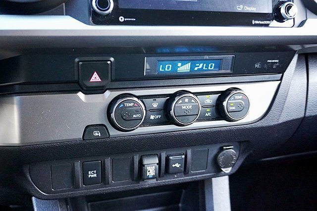 Used 2022 Toyota Tacoma SR5 RWD image 29